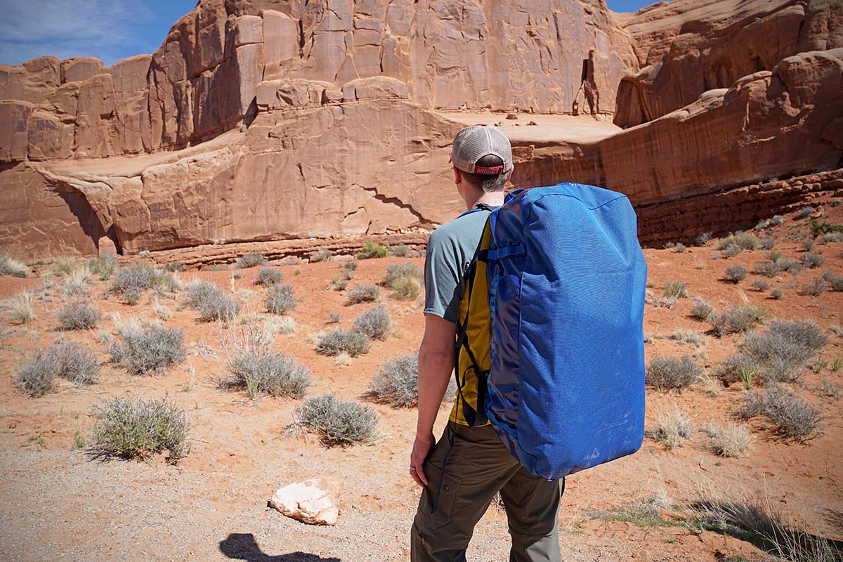 duffel bag with wheels and backpack straps